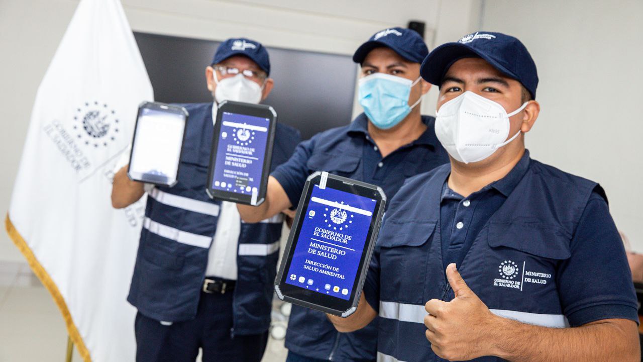 Entregan equipo tecnológico a inspectores de salud ambiental para mejorar atención en hospitales entregan-equipo-tecnologico-a-inspectores-de-salud-ambiental-para-mejorar-atencion-en-hospitales
